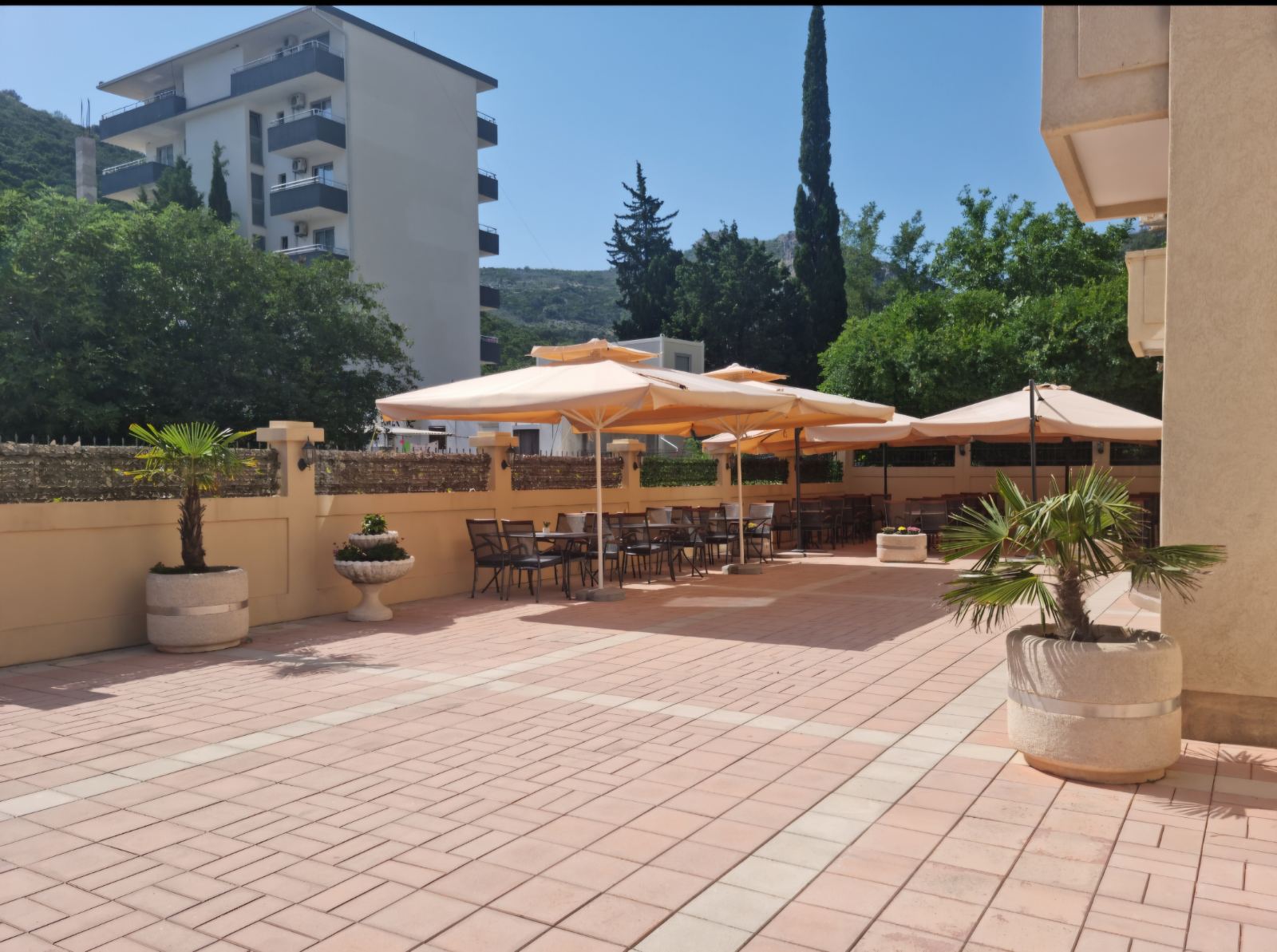 Hotel Dana sl.19